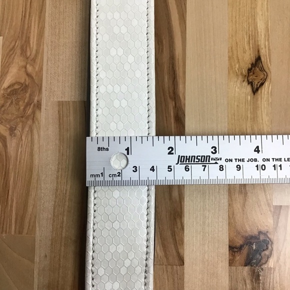 Madcow Ecru black genuine leather contemporary country vibe dog collar handmade - Picture 9 of 15